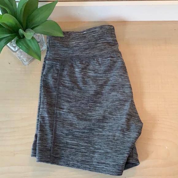 Grey patterned athletic biker shorts - Picture 2 of 5